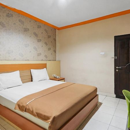 Collection O 93163 Hotel Grand Kartika Parepare Exterior foto